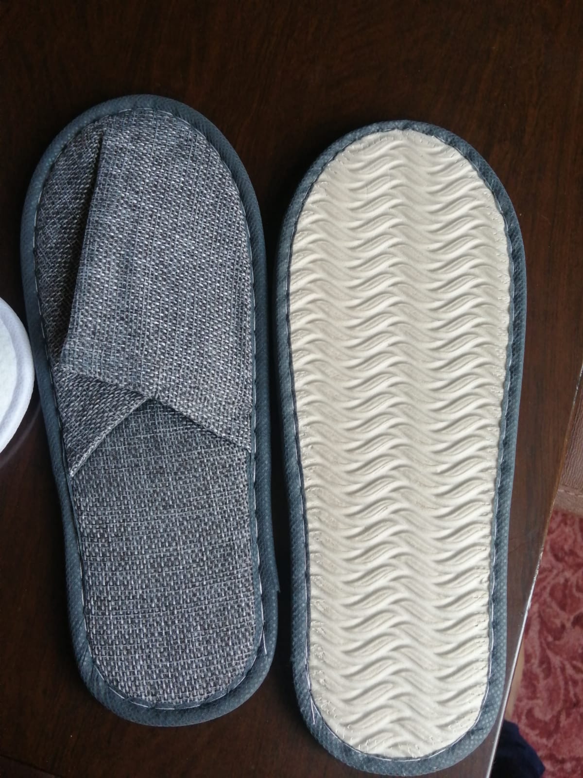 200pcs high quality grey slippers -C